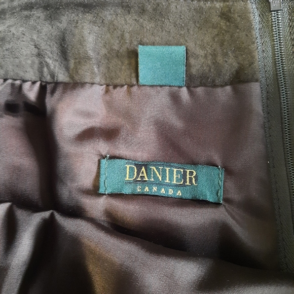 Danier Leather Brown Suede Mini Skirt size 8 - Picture 5 of 8